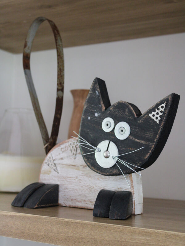 GATO PARADO