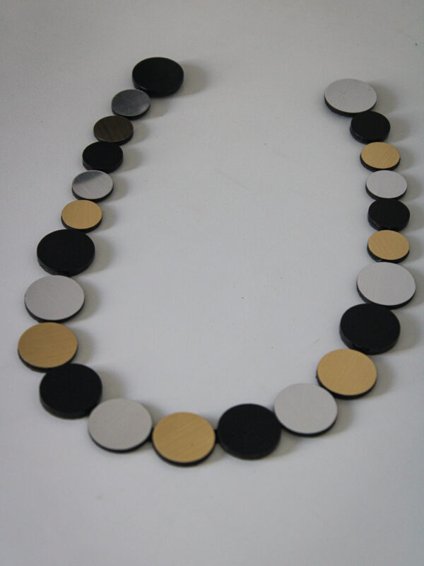 COLLAR (61)