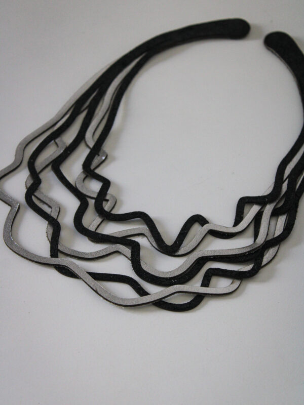 COLLAR (60)