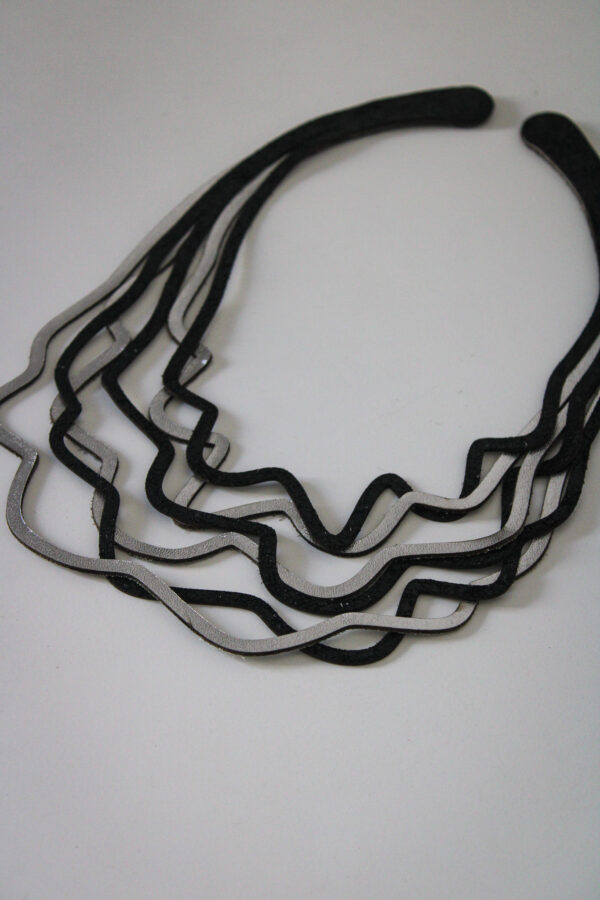 COLLAR (60)