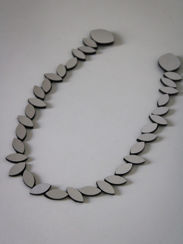 COLLAR (63)