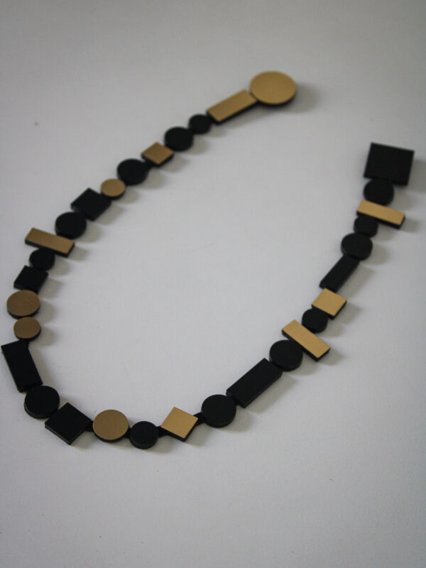 COLLAR (52)