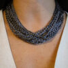 COLLAR CORTO GRIS