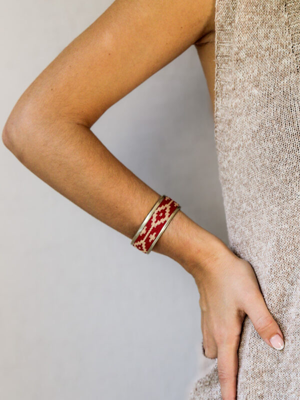 BRAZALETE ANGOSTO ROJO