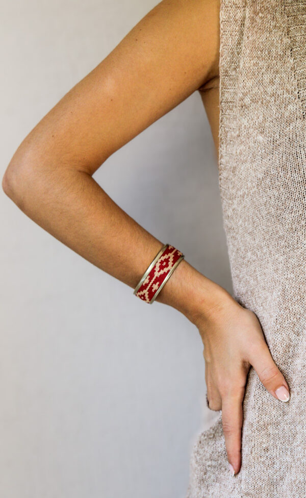 IMG_4364 BRAZALETE ANGOSTO ROJO