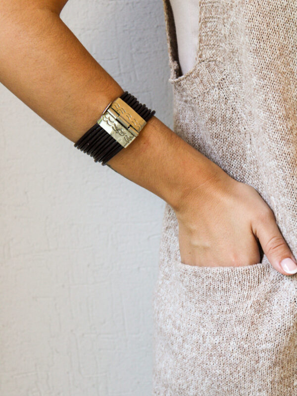BRAZALETE HEBILLA CUERO