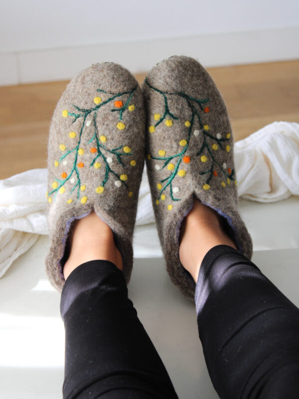 PANTUFLAS FLORES AMARILLAS