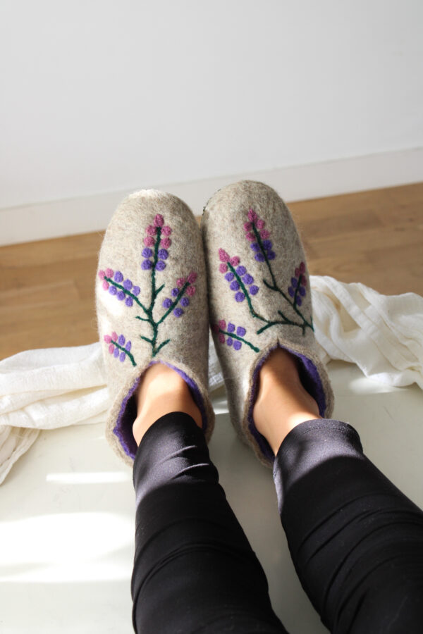 IMG_7251 PANTUFLAS FLORES VIOLETAS