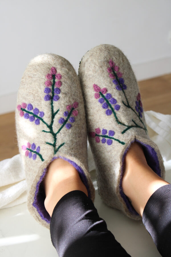 IMG_7253 PANTUFLAS FLORES VIOLETAS