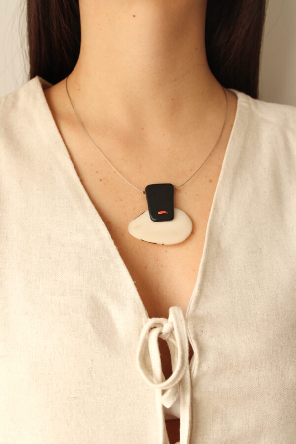 COLLAR (C07)