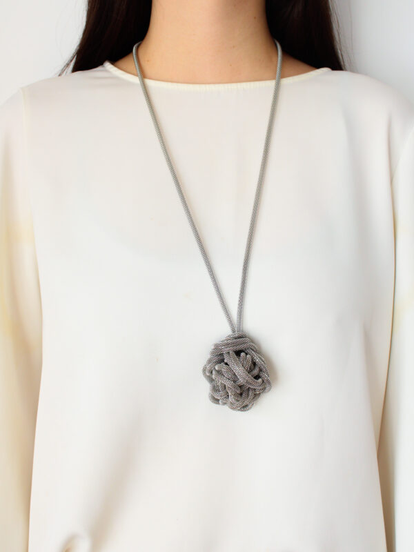 COLLAR NUDO