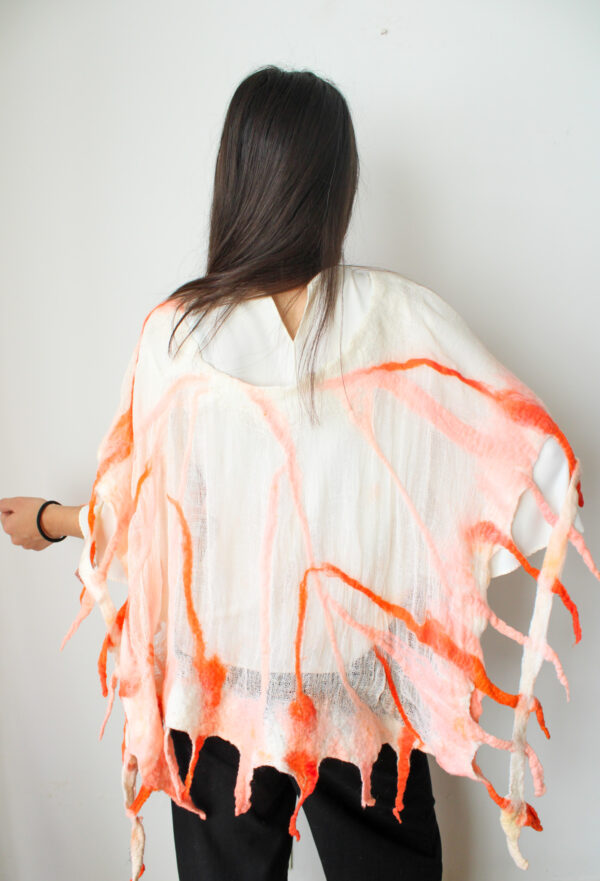 PONCHO BLANCO Y NARANJA