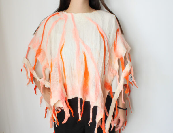 PONCHO BLANCO Y NARANJA