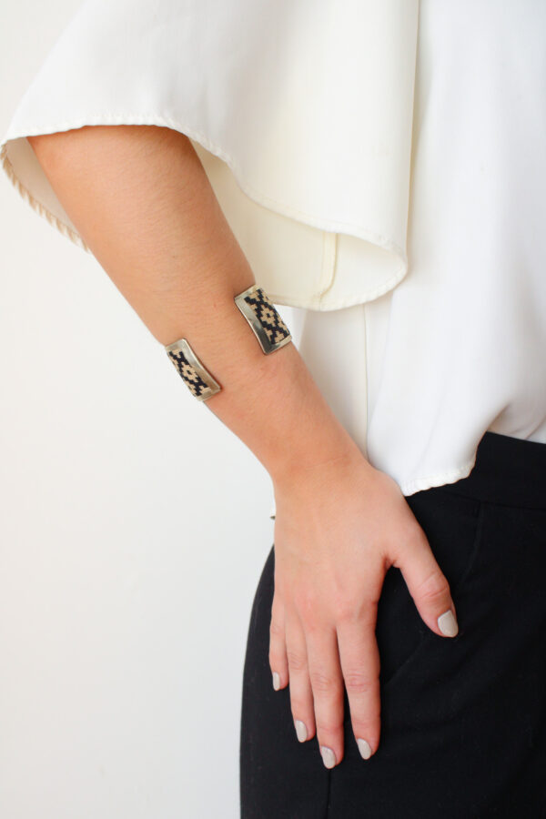 BRAZALETE ANCHO NEGRO (02)