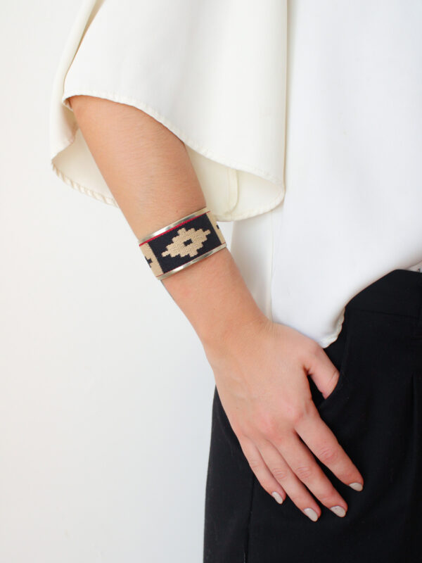 BRAZALETE ANCHO NEGRO (03)