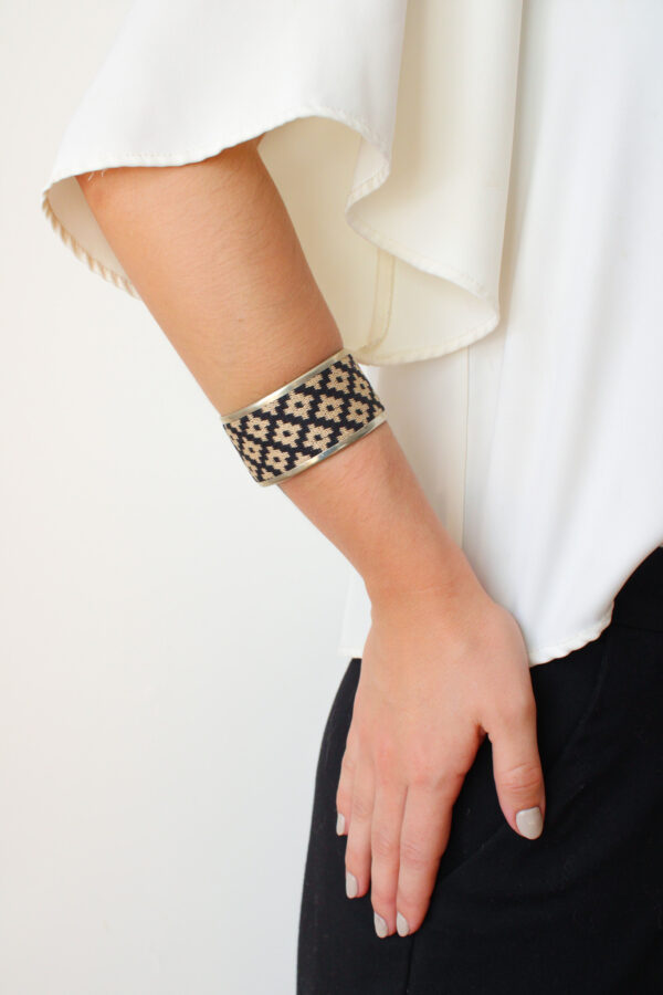 BRAZALETE ANCHO NEGRO (02)