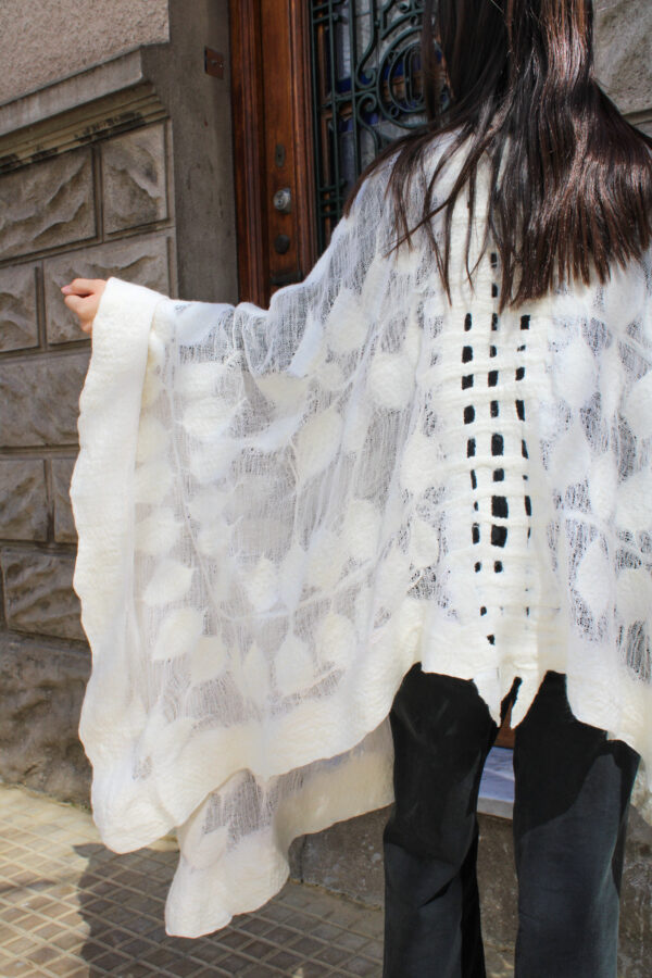 RUANA BLANCA