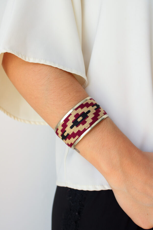 BRAZALETE ANCHO MORADO