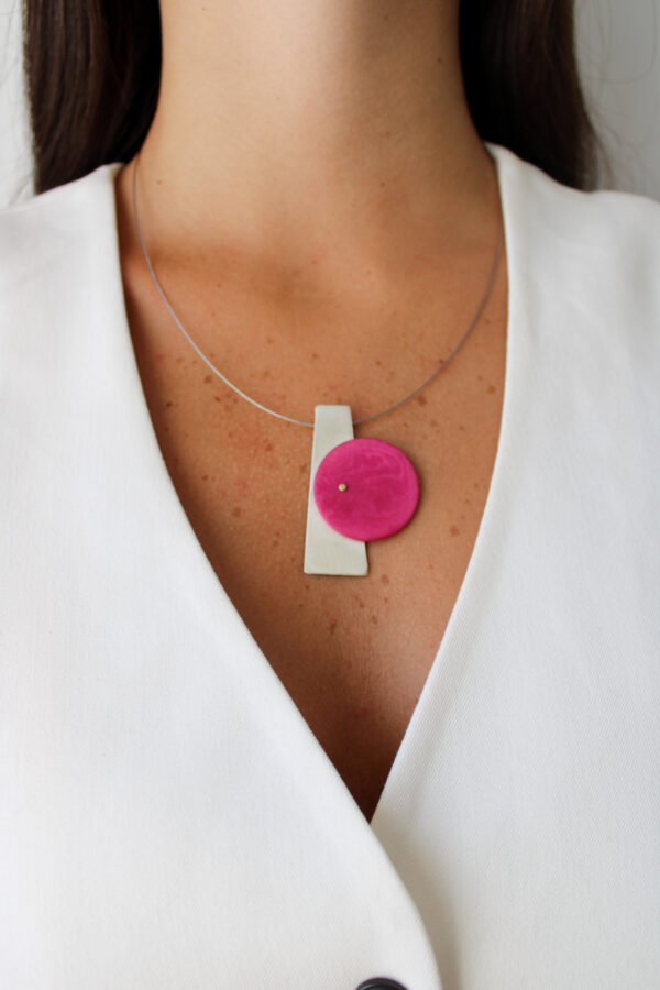 CELESTE CARMIN (14) COLLAR (C32)