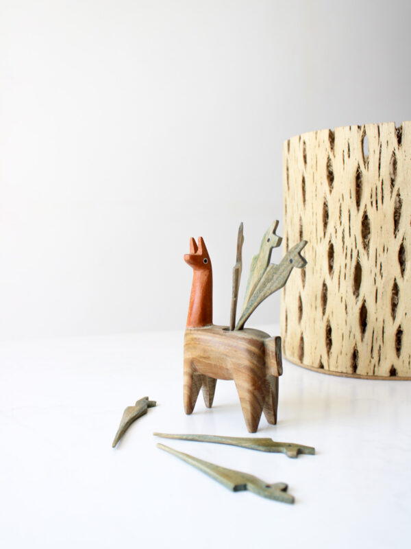 PINCHOS LLAMA MARRON