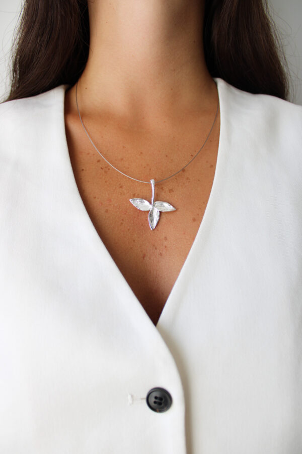 KAIRA (1) COLGANTE HOJA TRIPLE