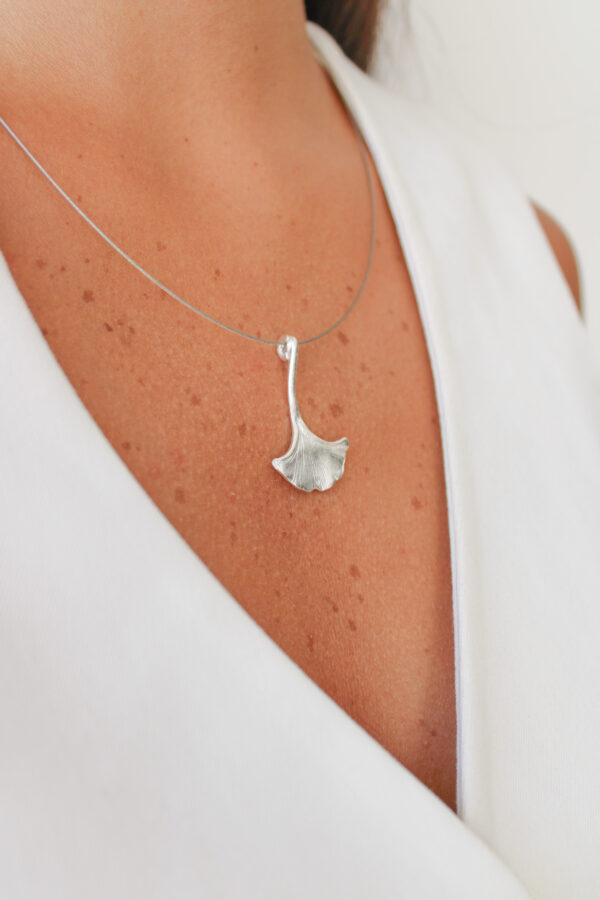 KAIRA (6) COLGANTE GINKGO BILOBA CHICO