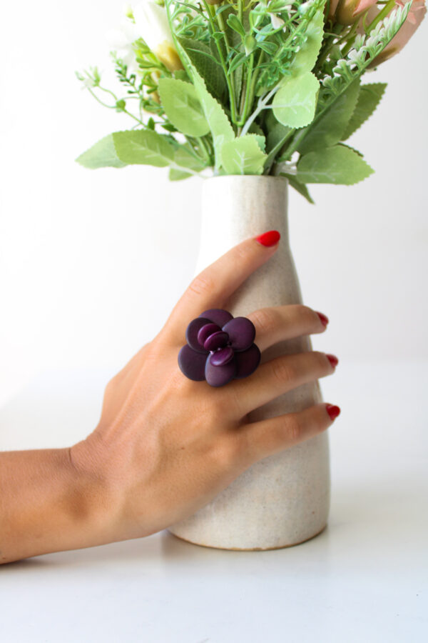 ANILLO TAGUA FLOR VIOLETA