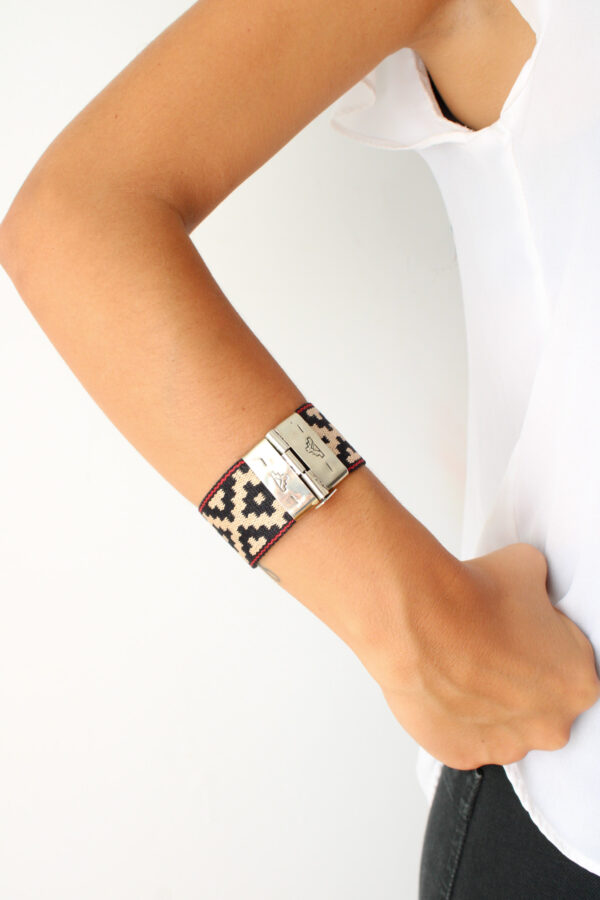 BRAZALETE HEBILLA NEGRO (01)