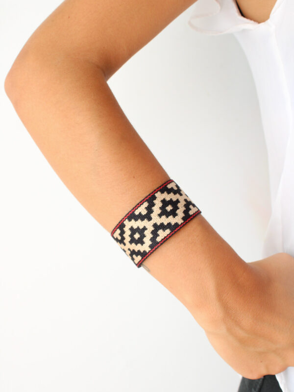 BRAZALETE HEBILLA NEGRO (01)