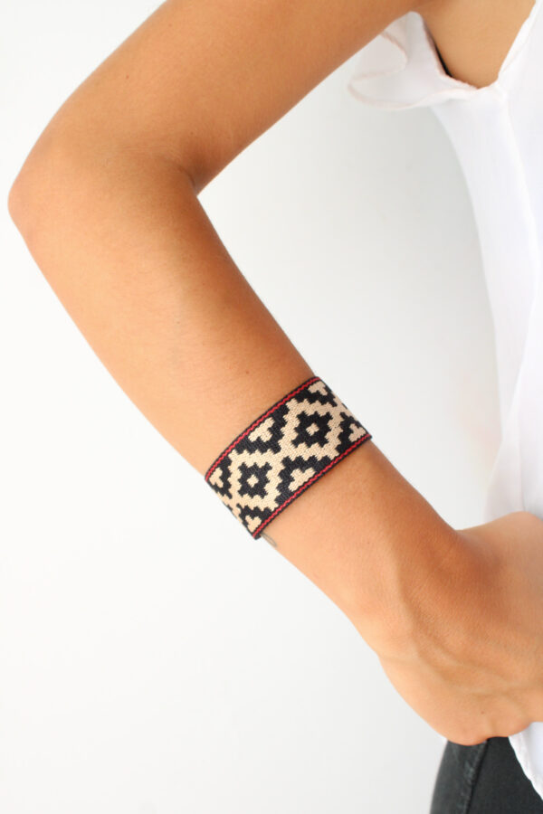 BRAZALETE HEBILLA NEGRO (01)