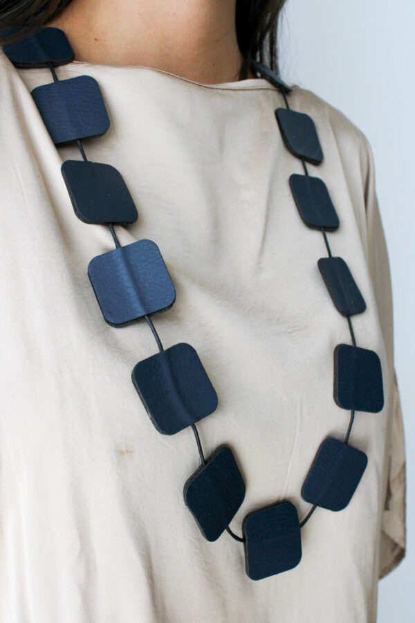 COLLAR (CUAD) AZUL