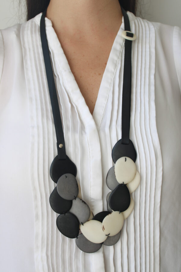 COLLAR (C28)