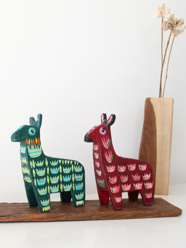 LLAMAS RELIEVE