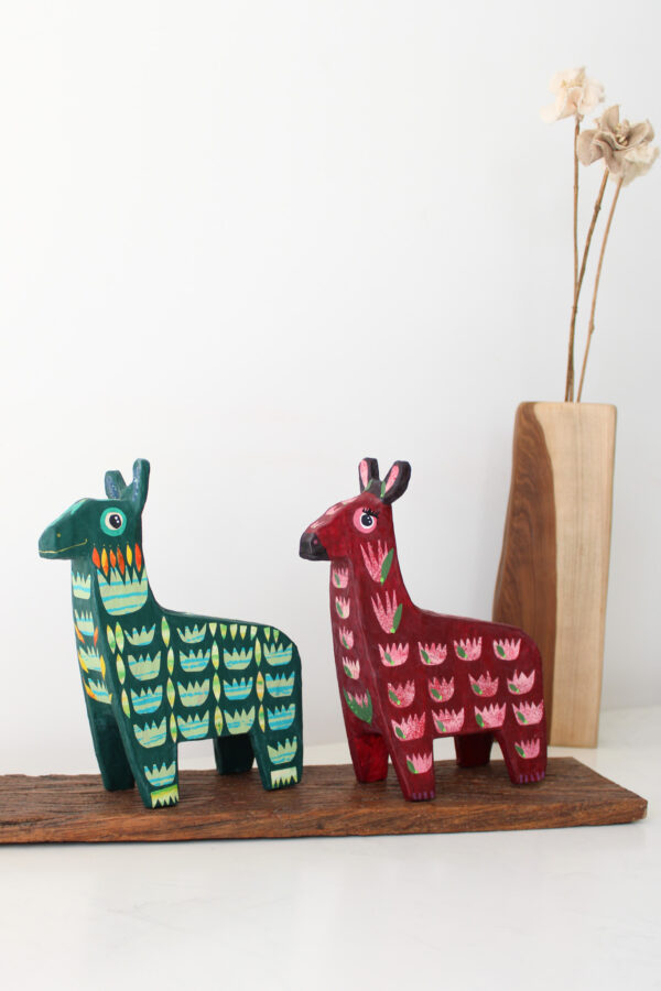 LLAMAS RELIEVE