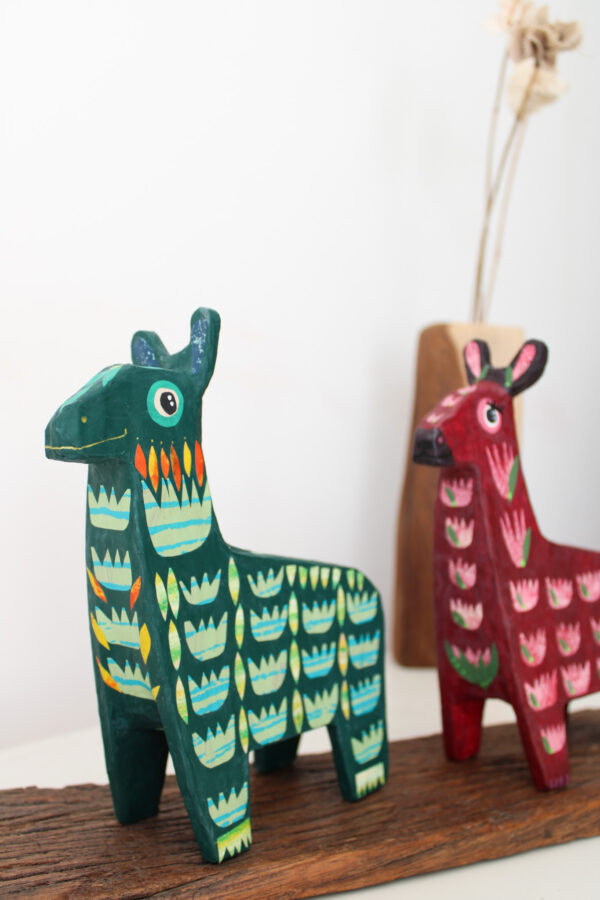 LLAMAS RELIEVE