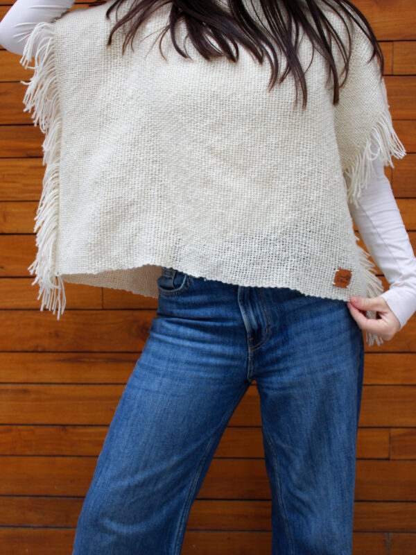 PONCHO CHALECO CRUDO
