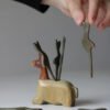 IMG_9781 PINCHOS LLAMA SENTADA