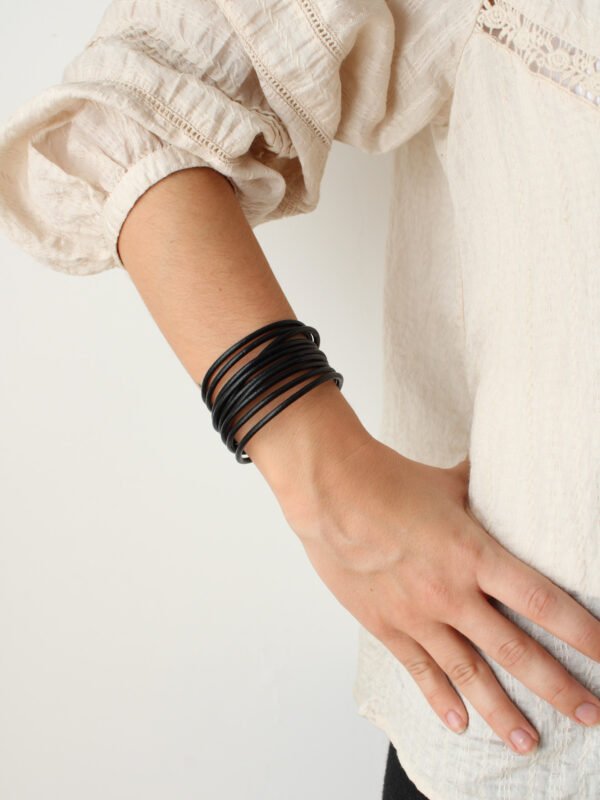 IMG_0273 BRAZALETE HEBILLA CUERO NEGRO