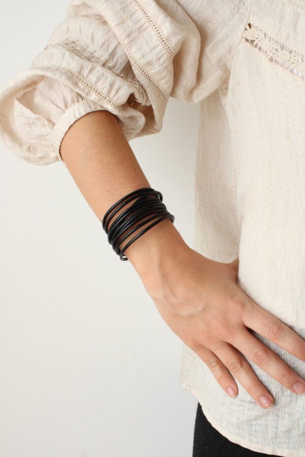 IMG_0273 BRAZALETE HEBILLA CUERO NEGRO