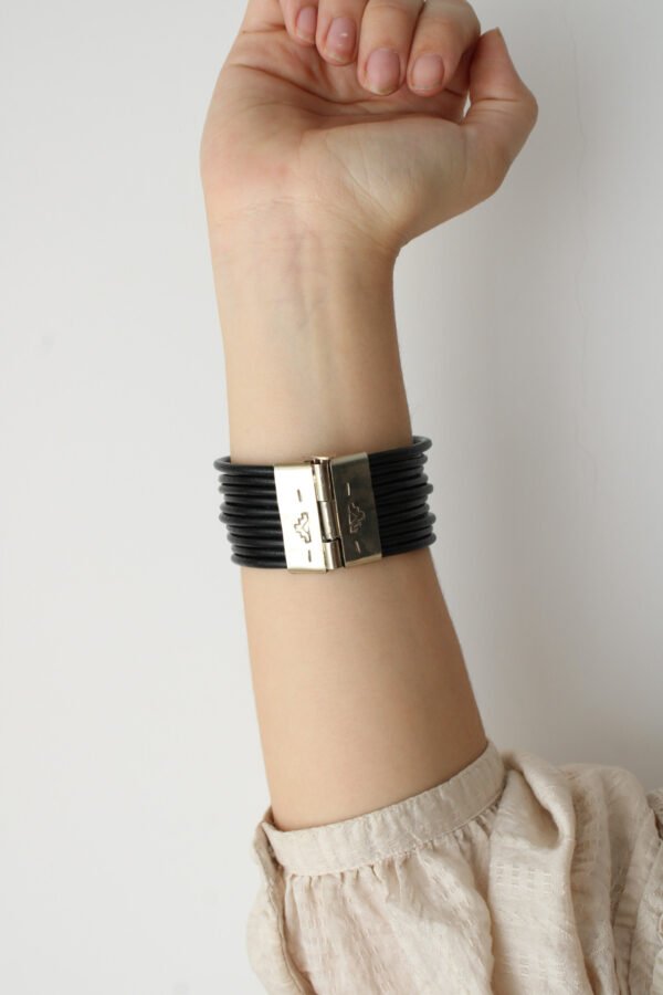 IMG_0278 BRAZALETE HEBILLA CUERO NEGRO